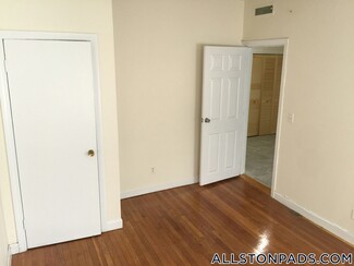 1135 Commonwealth Ave Unit 2, Boston, MA 02215