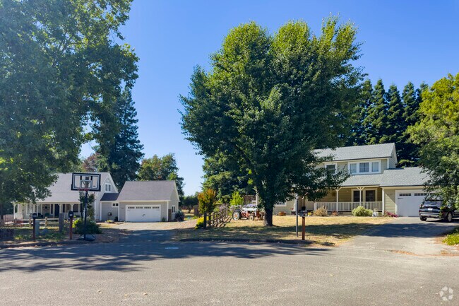 Ranch homes with big yards in Graton, California are the norm, with few homes lining in a row.