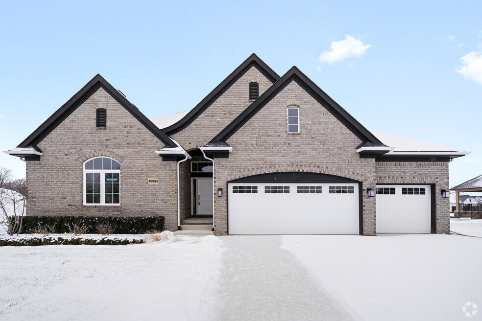 16674 Beau Dr unit 36950240, Macomb, MI 48042 - photo 1