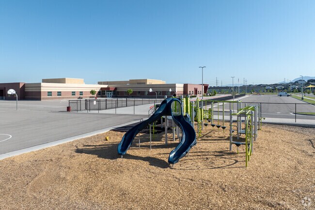 Mountain Point Elementary School is located in the Riverton neighborhood.