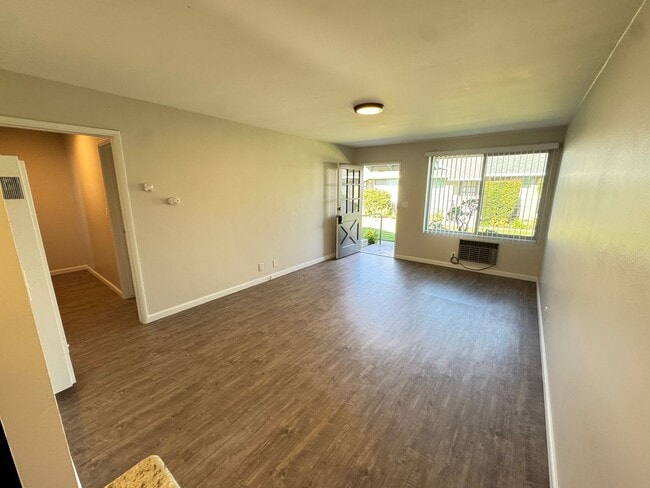 Charming 1 Bedroom unit, completely remodeled with In-Unit Washer/Dryer!, Orange, CA 92866 - photo 7