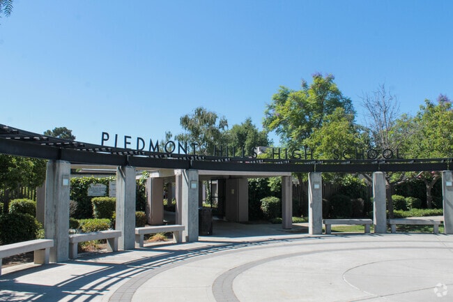 Piedmont Hills High School, San Jose CA Rankings &amp; Reviews - Homes.com