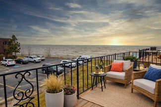 320 Salem Dr, Vermilion, OH 44089