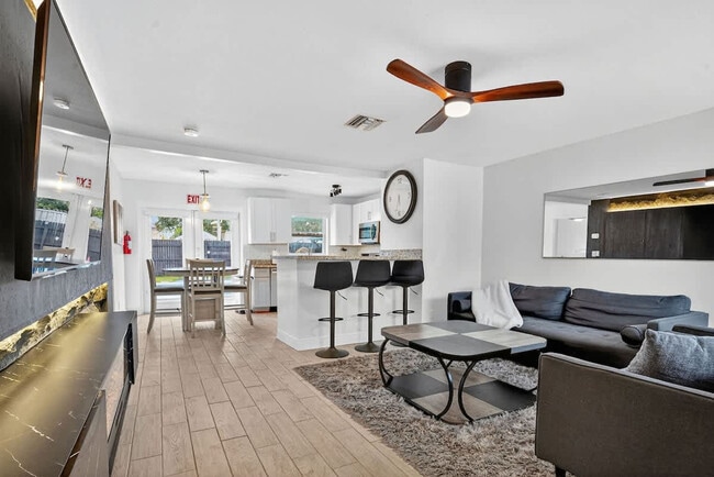 6660 Custer St unit ID1372318P, Hollywood, FL 33024 - photo 3