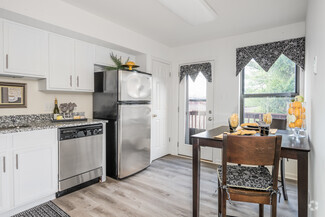 723 Forest Trace Dr, Chesterfield, MO 63017