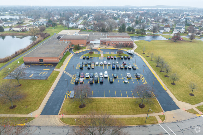 Heritage Lakes Elementary School has 305 students.