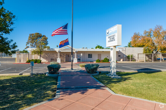Holmes Elementary in Mesa nurtures a love for learning in every child.