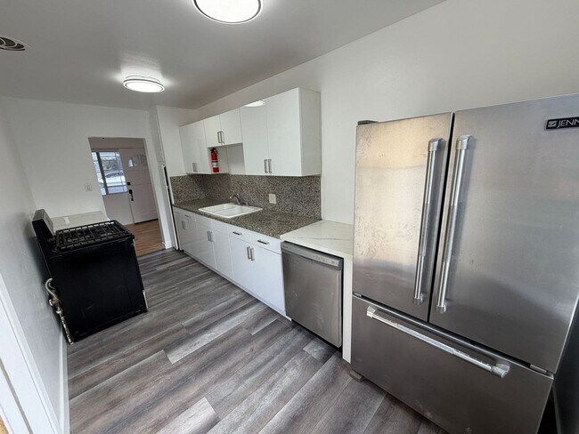 2004 19th St, Santa Monica, CA 90404 - photo 5