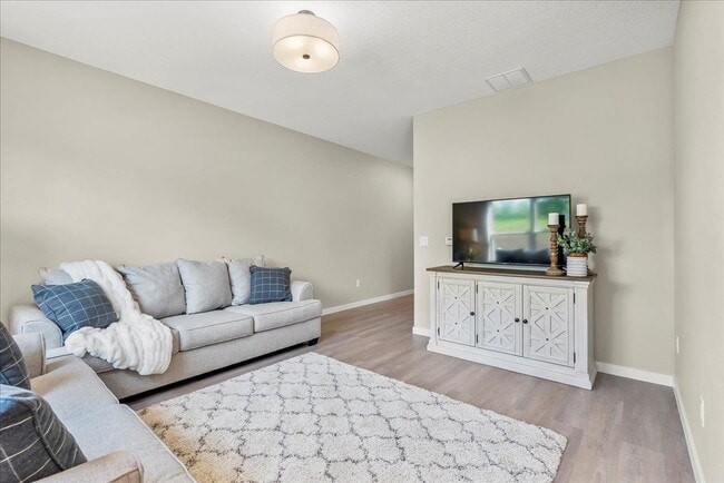 715 Spruce Needle Ln, Cedar Falls, IA 50613 - photo 4