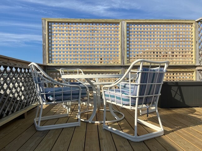 404 Thames St unit 3, Newport, RI 02840 - photo 2