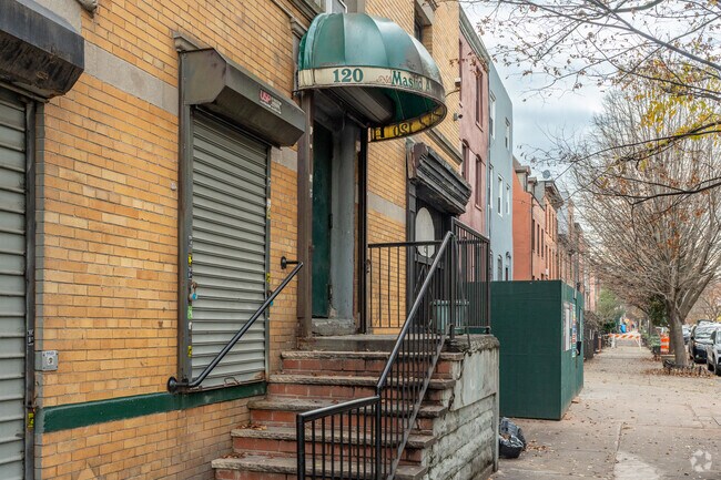 Entrance to Clara Muhammad School of Masjid is located along Madison St.