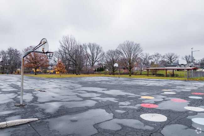 Anne Fox Elementary School has a student-teacher ratio of 9-1.