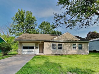 1256 S Willow Ln Ave, Springfield, MO 65804