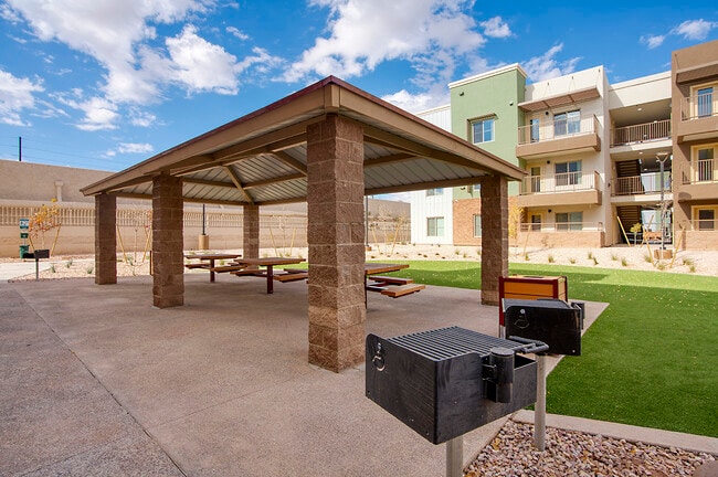 Centerline on Glendale Phase II, Glendale, AZ 85301 - photo 7