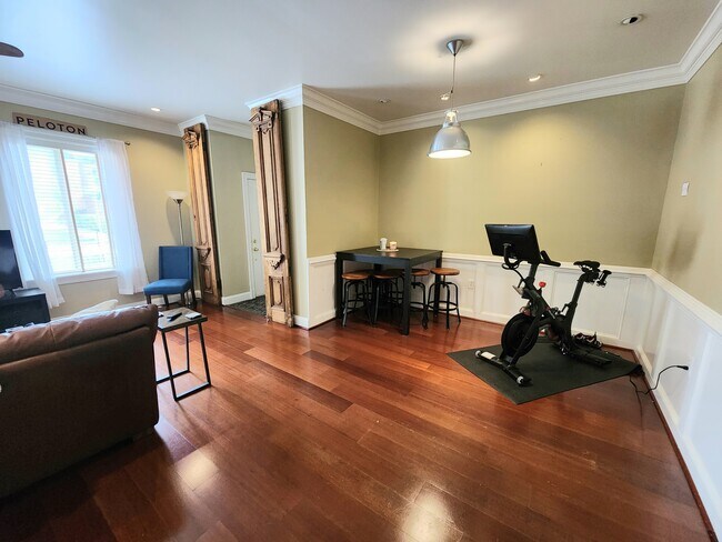 8 Andrew Place, Baltimore, MD 21201 - photo 6