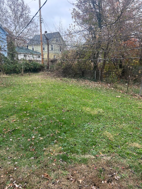 977 E 128th St unit Up, Cleveland, OH 44108 - photo 2