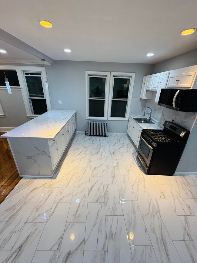 15 Finlay Place Unit 2l, Newark, NJ 07106