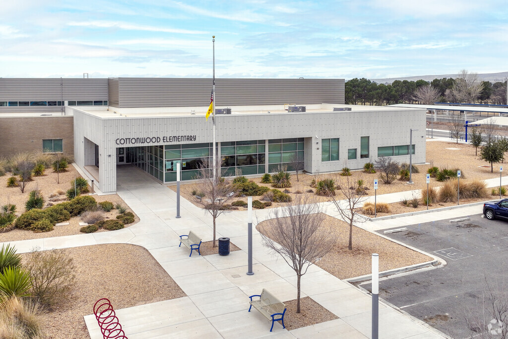 Cottonwood Elementary School is located in Carlsbad, New Mexico.