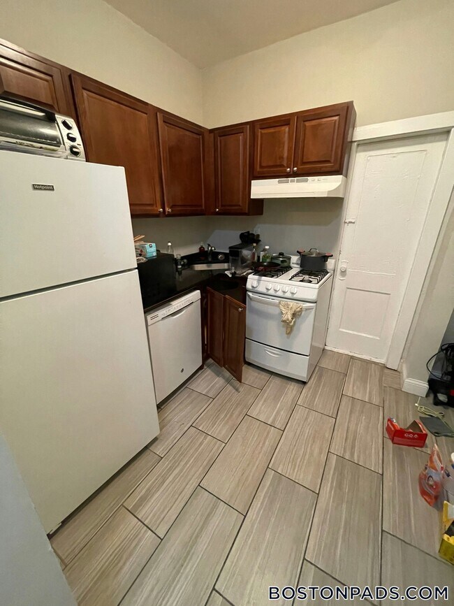 38 Hemenway St unit 2, Boston, MA 02115 - photo 6