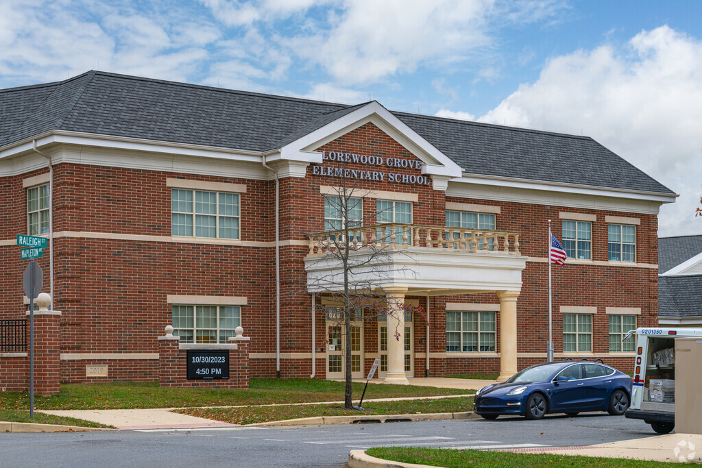 Lorewood Grove Elementary School has an 18 to 1 student-teacher ratio and an A rating on Niche.