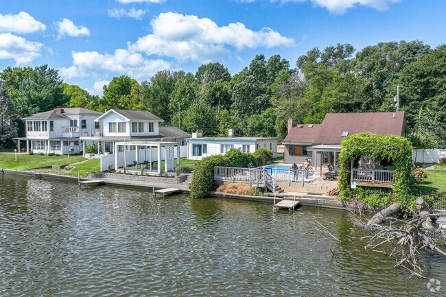 Loves Park waterfront homes are loved by the residents of the area.