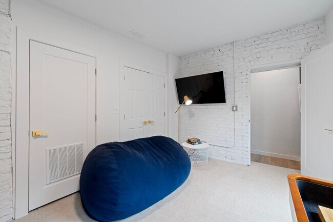 2655 W Huron St unit ID1244914P, Chicago, IL 60612 - photo 2