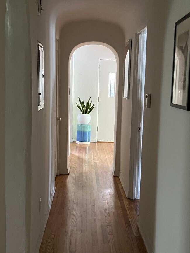 8400 Blackburn Ave unit 8400 Blackburn, Los Angeles, CA 90048 - photo 4