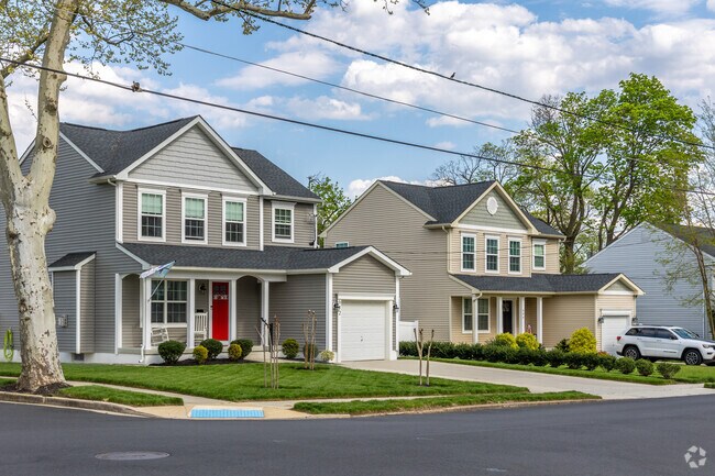 Glendora has a few newly constructed homes mixed throughout the neighborhood.