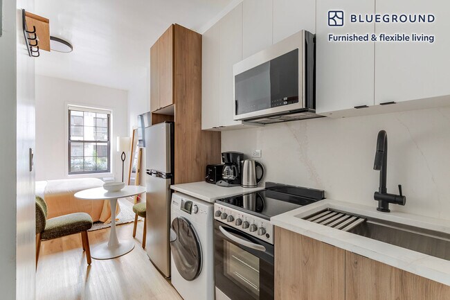 216 E 13th St unit FL1-ID2162, New York, NY 10003 - photo 5