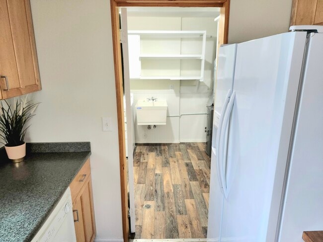 2189 Ridgemont Rd, Grosse Pointe Woods, MI 48236 - photo 5