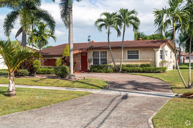 Lauderhill in Ft Lauderdale homes are from the mid century or later.