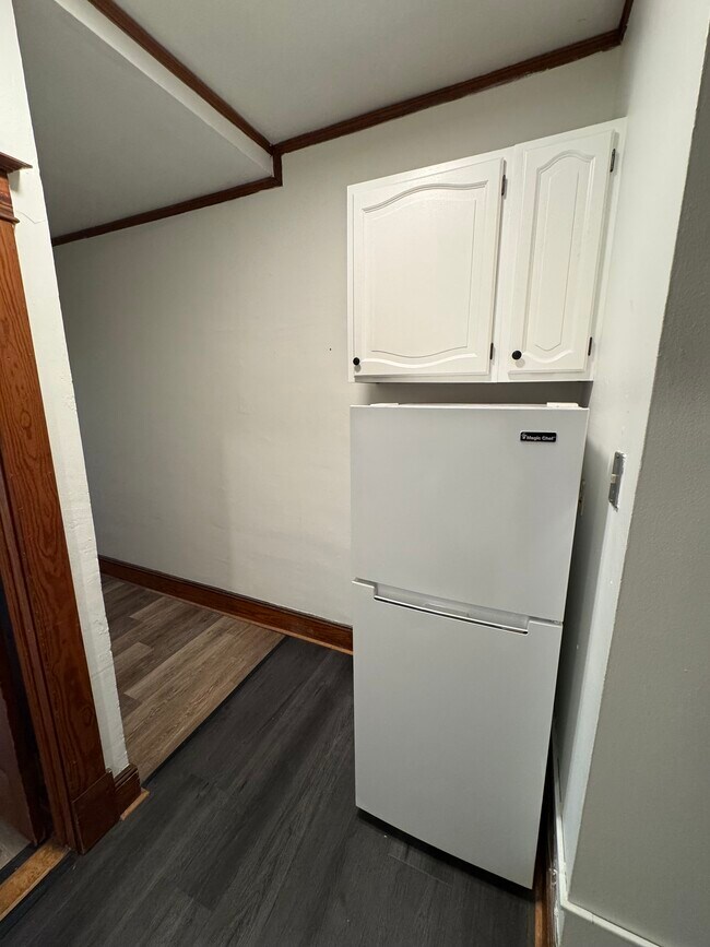 57 Bartlett Ave unit 2, Pittsfield, MA 01201 - photo 6