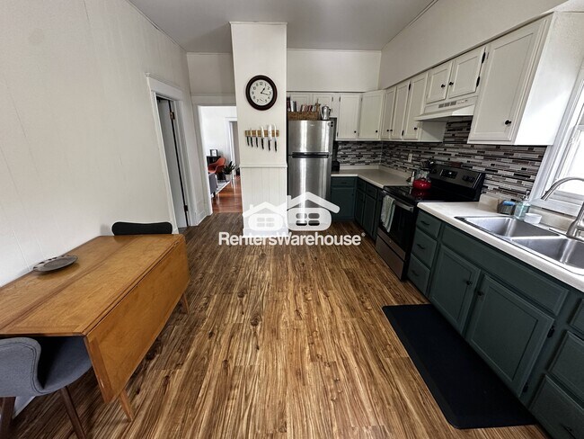 1049 7th St W, Saint Paul, MN 55102 - photo 7