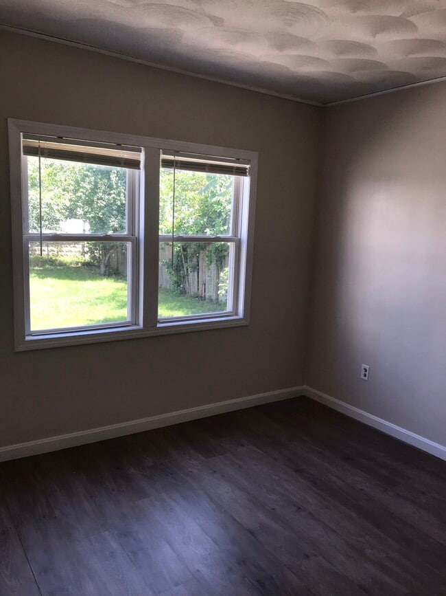 347 Woonasquatucket Ave unit 1, North Providence, RI 02911 - photo 5