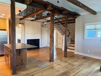 31 Bradford St, Bristol, RI 02809