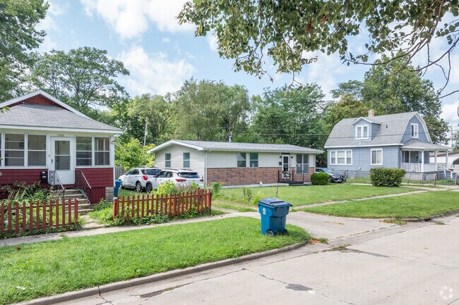 A variety of architectural styles can be found in Douglass Park.