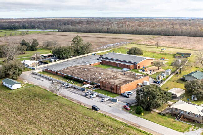 Seventh Ward Elementary School is an A- rated school on Niche.