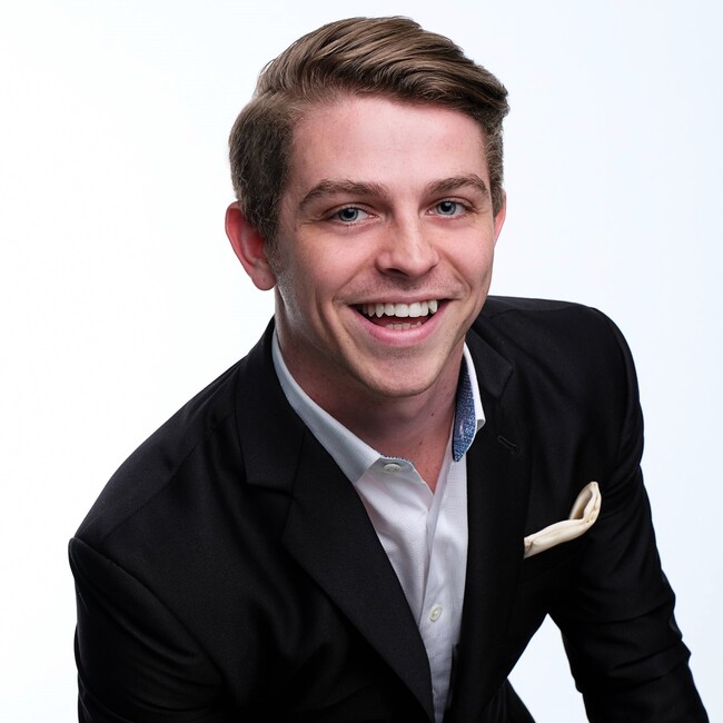 Agent Photo
