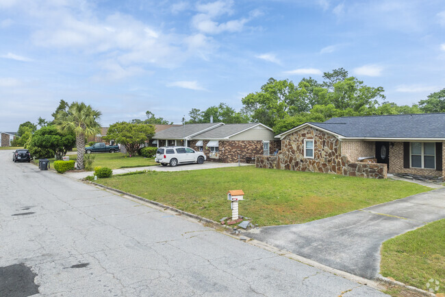 Many homes near Pinetucky were built between the 1970s and 1990s, though newer ranch homes are also common.