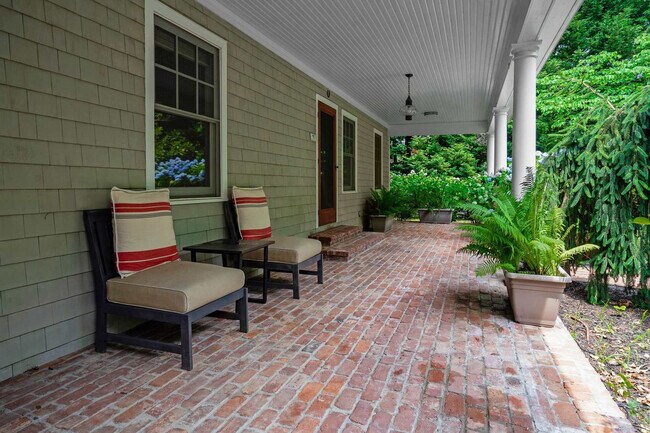 11 The Pkwy unit ID1262274P, Southampton, NY 11968 - photo 6