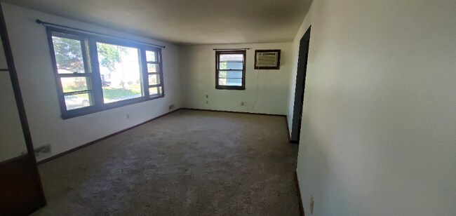 5231 7th St NE unit 5231 7th St NE , Col, Columbia Heights, MN 55421 - photo 4