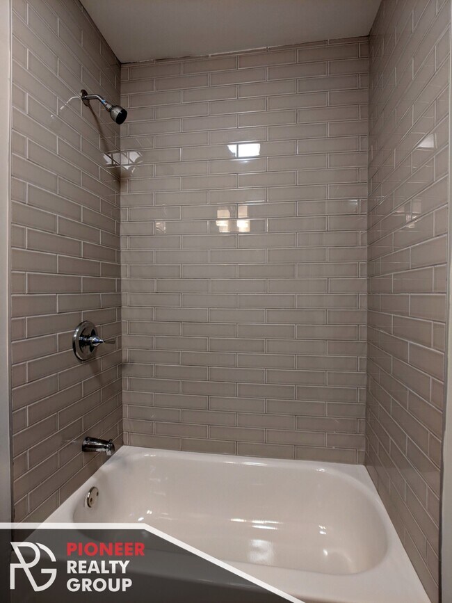 908 W George St unit 1, Chicago, IL 60657 - photo 7