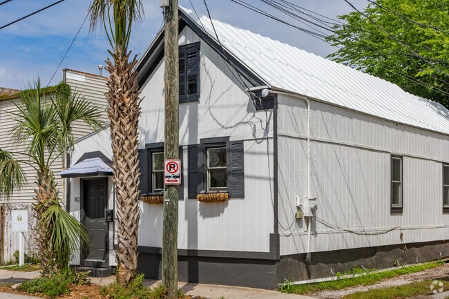 Cannonborough-Elliotborough has beautiful cottage style homes close to eateries and shopping.