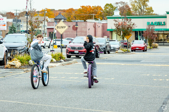 Cool kids live in Smithtown.