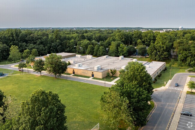 Set your sights high at Georgetown East Elementary School.
