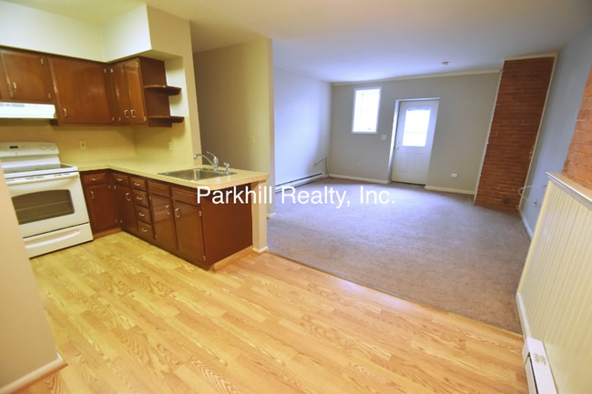 410 W Pennsylvania Ave unit 500, Pen Argyl, PA 18072 - photo 5