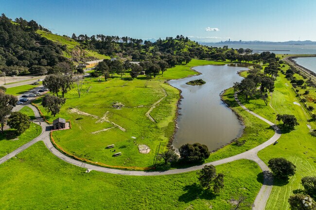 The beautiful scenery of Miller Knox Regional Shoreline in Point Richmond CA.