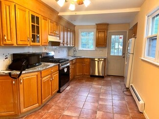 32 E Grand Ave, Montvale, NJ 07645