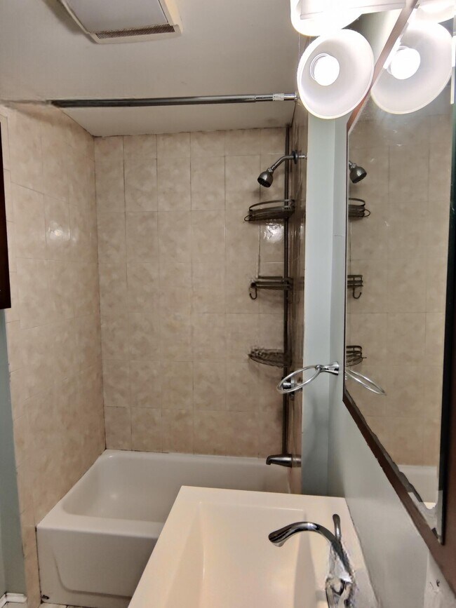 234 Cypress St unit 1, Brookline, MA 02445 - photo 7