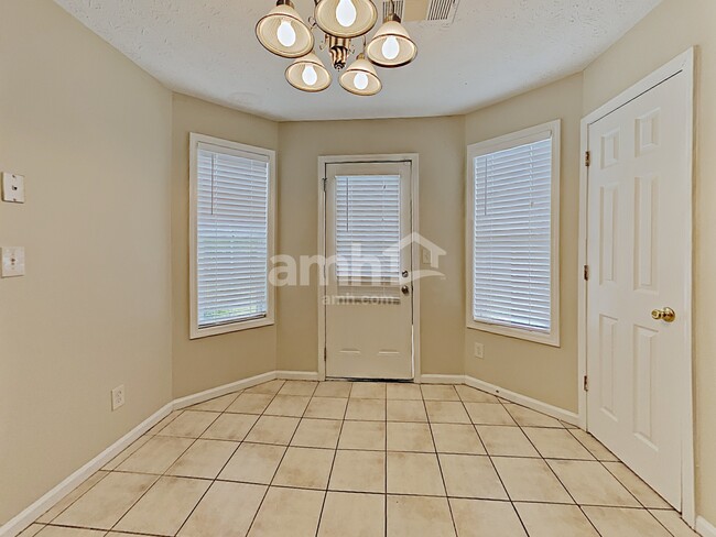 2259 Ligney Creek Ln, Snellville, GA 30039 - photo 4